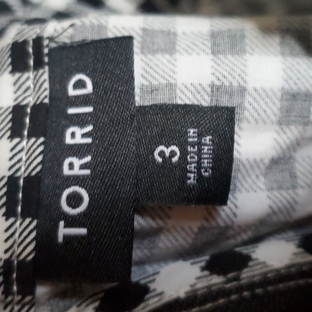 Torrid Womens Tank Top Size 3 White & Black Plaid Sleeveless Back Zip - Picture 5 of 5